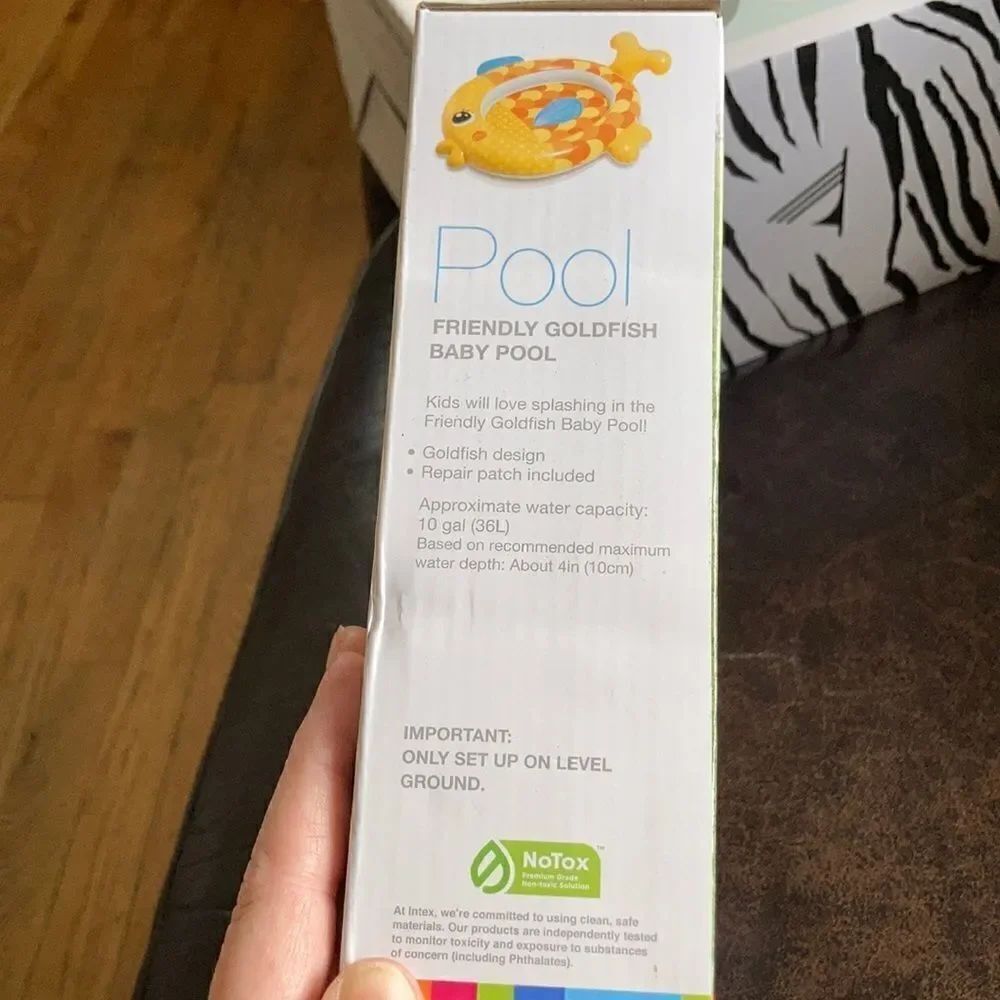 1 LEFT! Friendly Goldfish Baby Pool - Picture 2 of 4